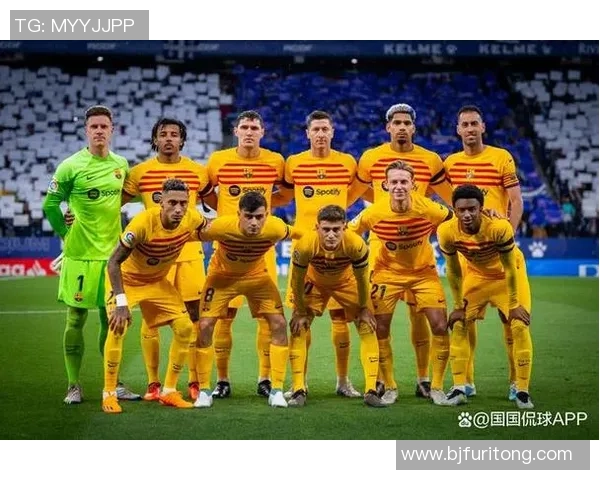 巴萨客场球衣亮相加的斯对决展现球队新风貌与精神风采 巴萨客场球衣亮相加的斯对决展现球队新风貌与精神风采